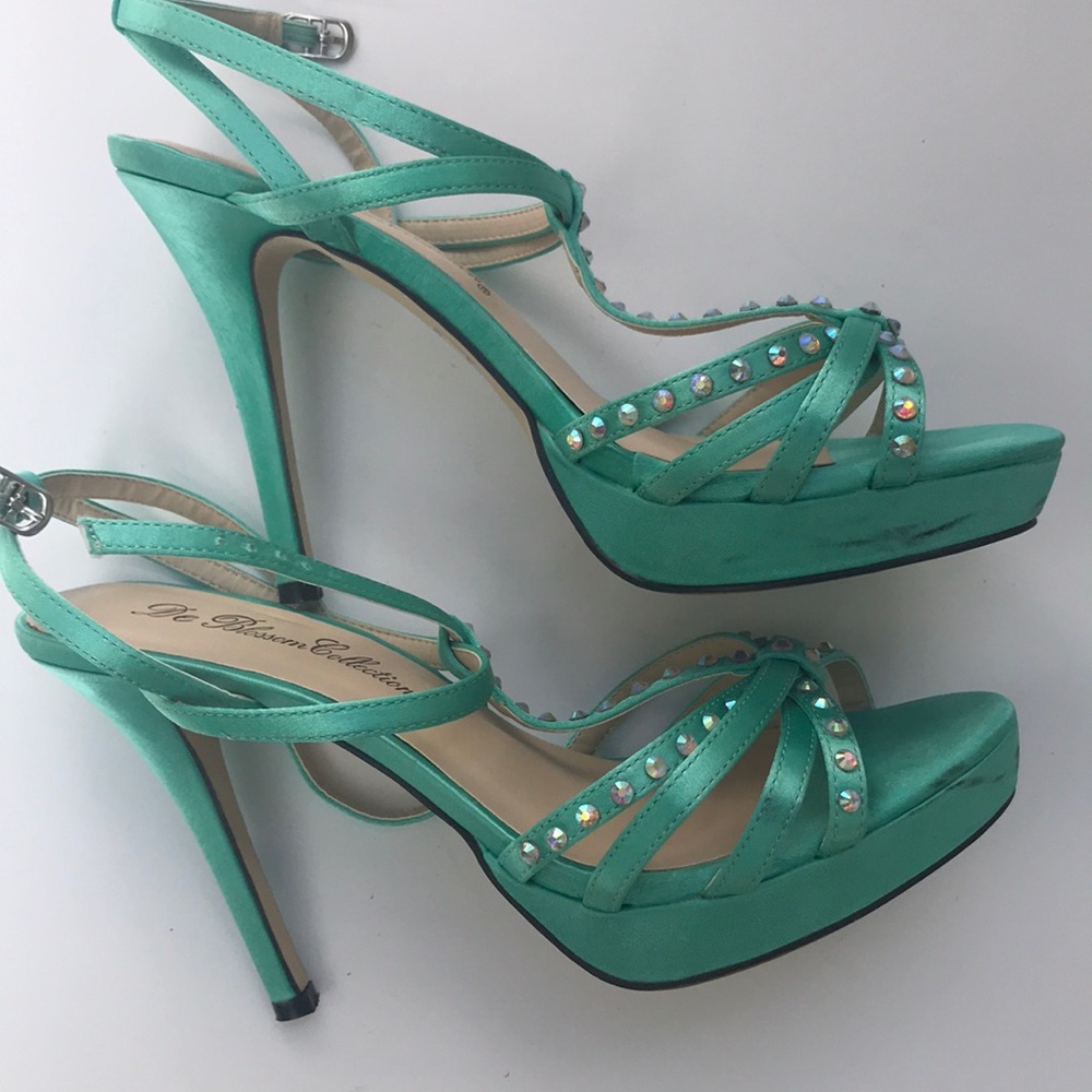 De Blossom Collection Sandals Green size 8 - 5”
